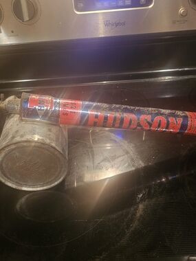 Hudson Jeans Red and Blue Metal Handheld Spray Wand
